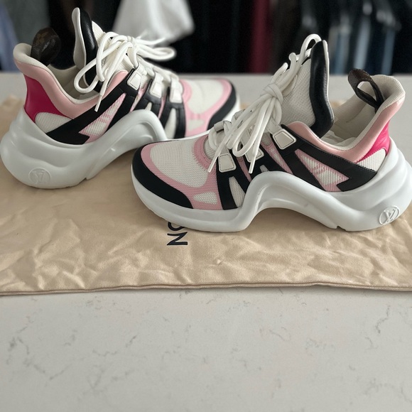 Louis Vuitton Archlight Sneaker - Picture 2 of 7
